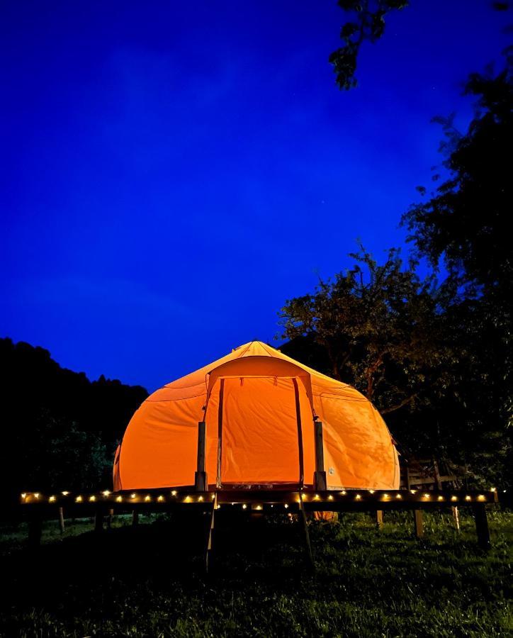 Отель Flore'S Garden Glamping Бран Экстерьер фото