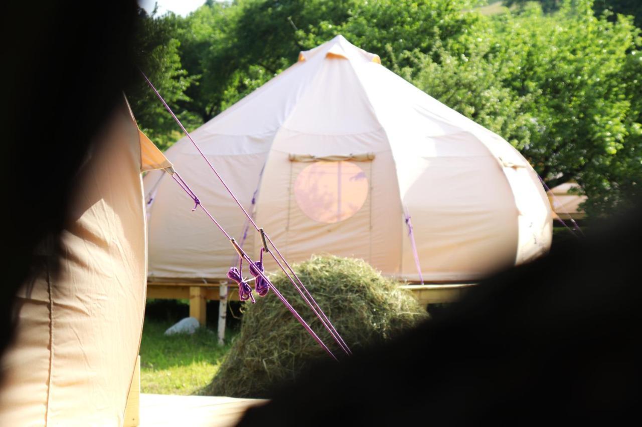 Отель Flore'S Garden Glamping Бран Экстерьер фото