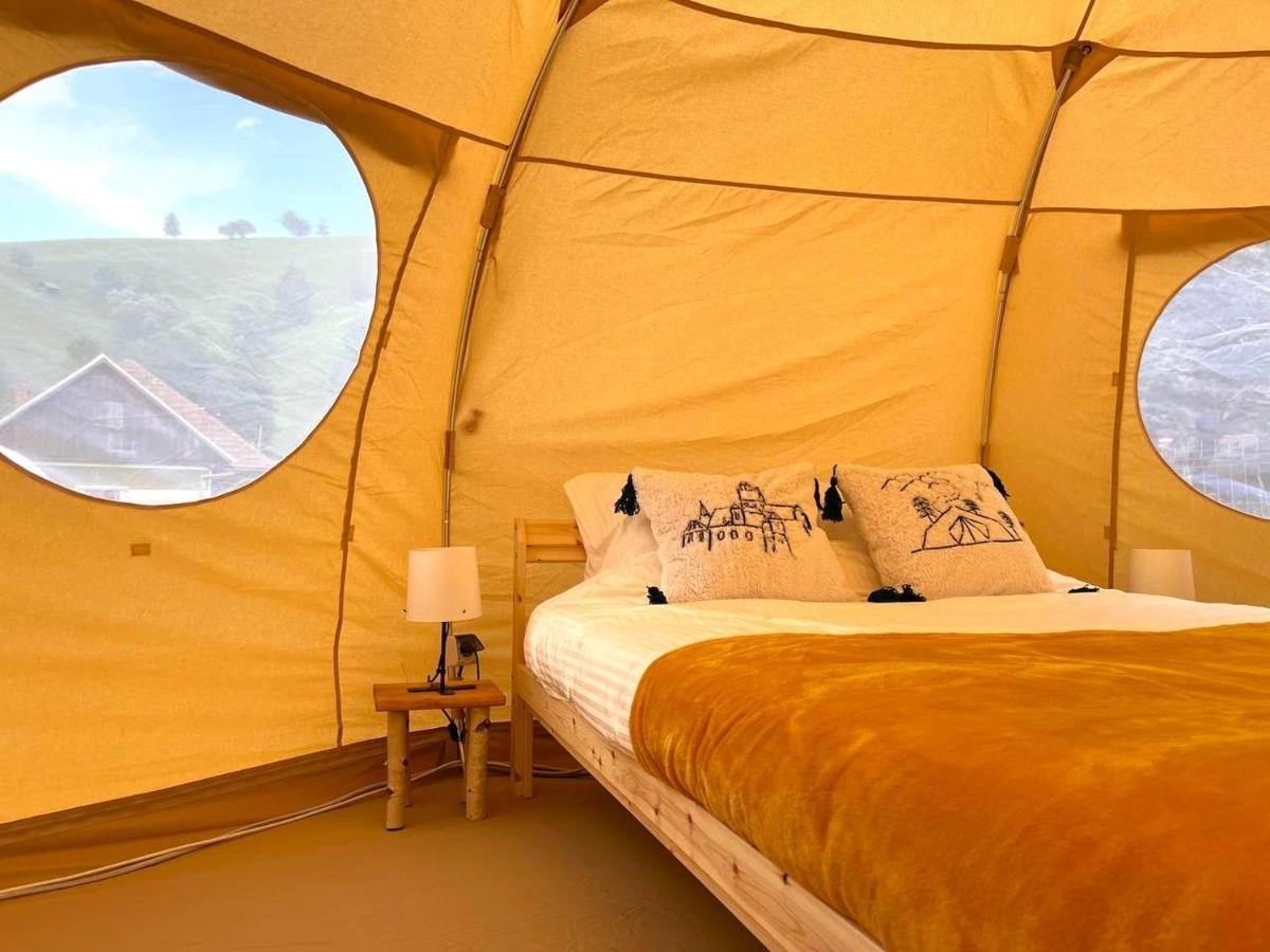 Отель Flore'S Garden Glamping Бран Экстерьер фото