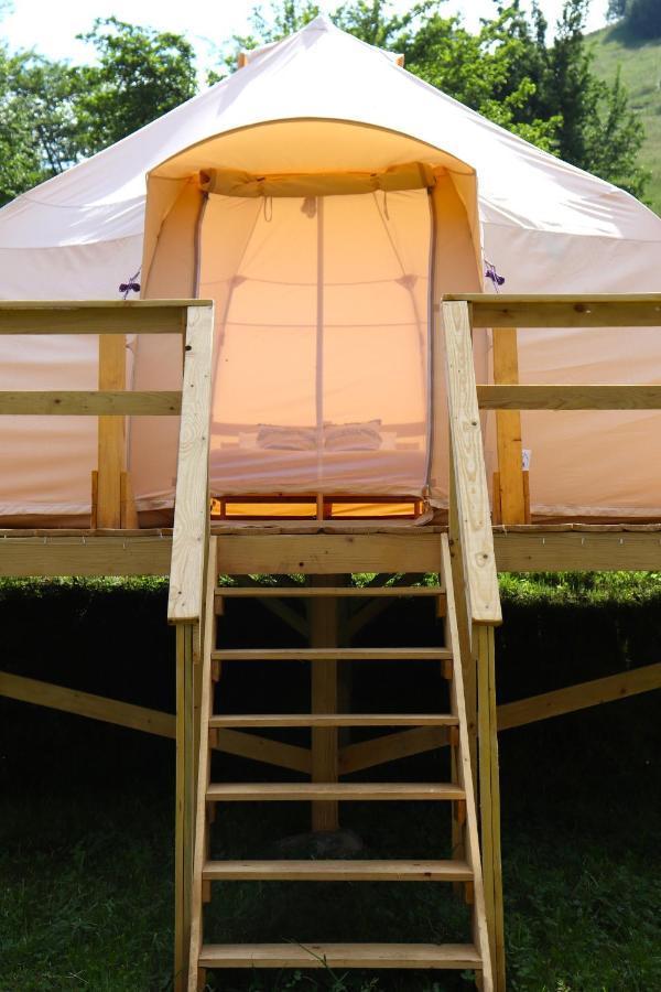 Отель Flore'S Garden Glamping Бран Экстерьер фото