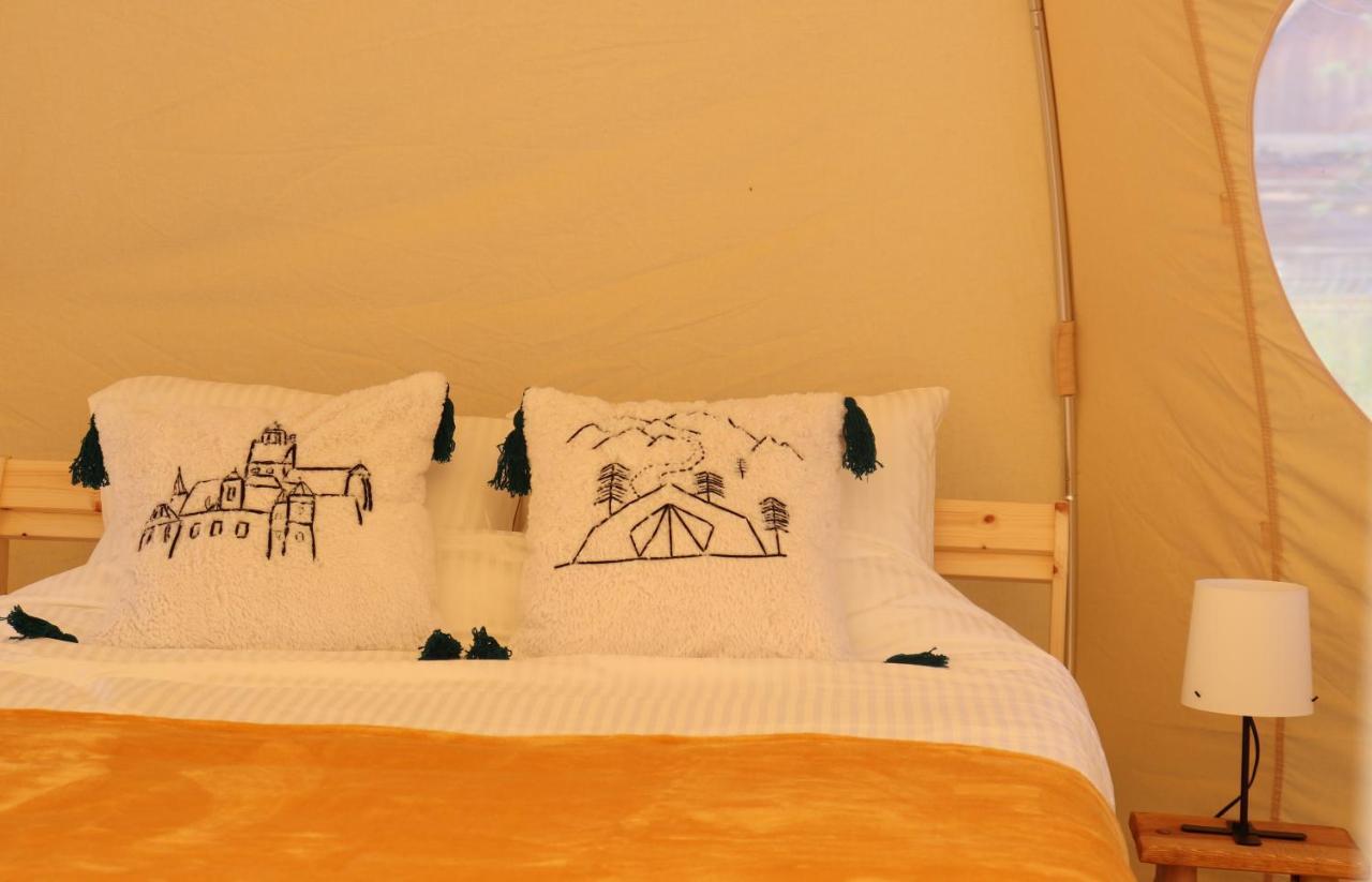 Отель Flore'S Garden Glamping Бран Экстерьер фото