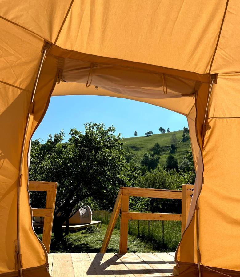 Отель Flore'S Garden Glamping Бран Экстерьер фото