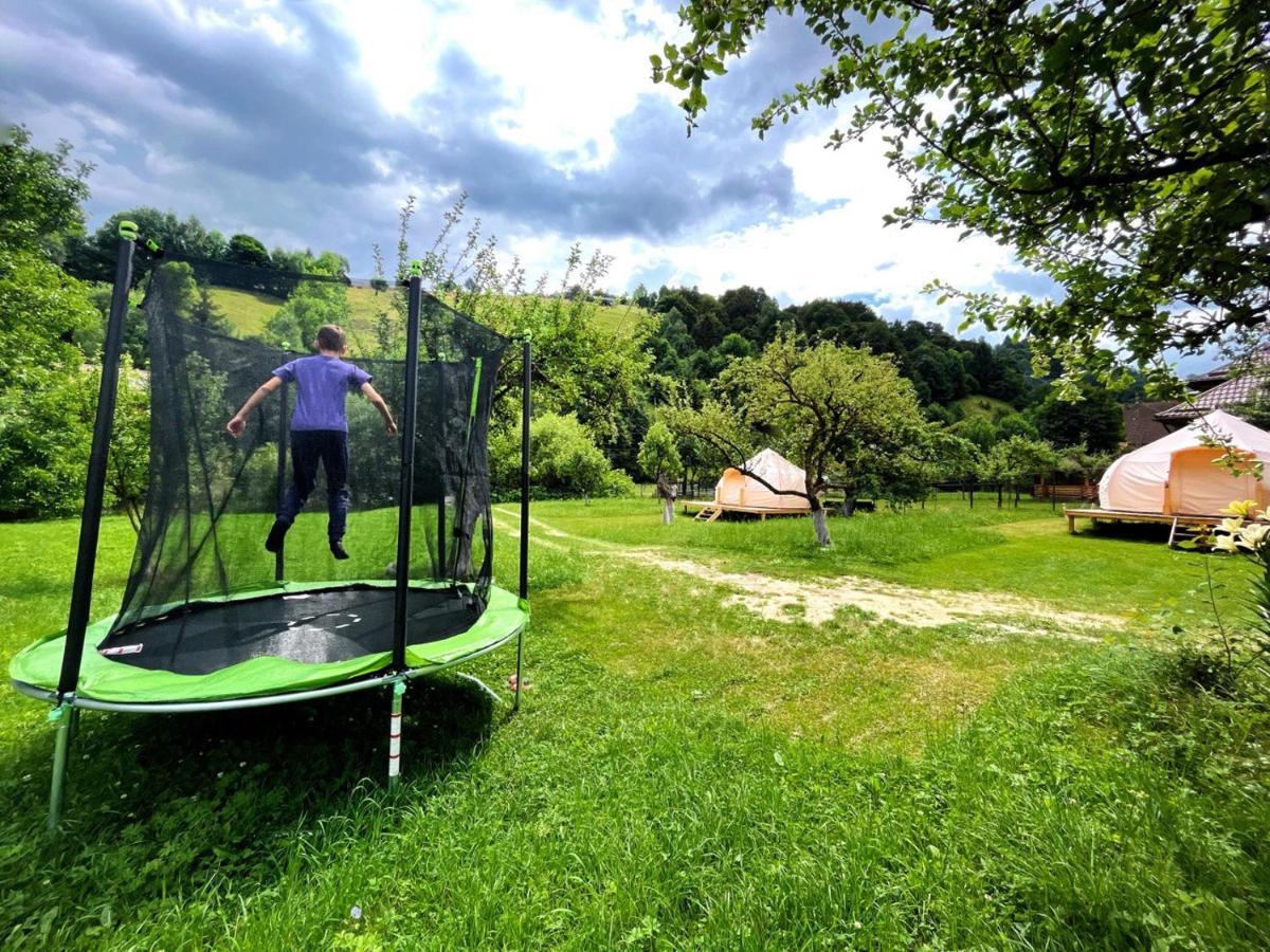 Отель Flore'S Garden Glamping Бран Экстерьер фото