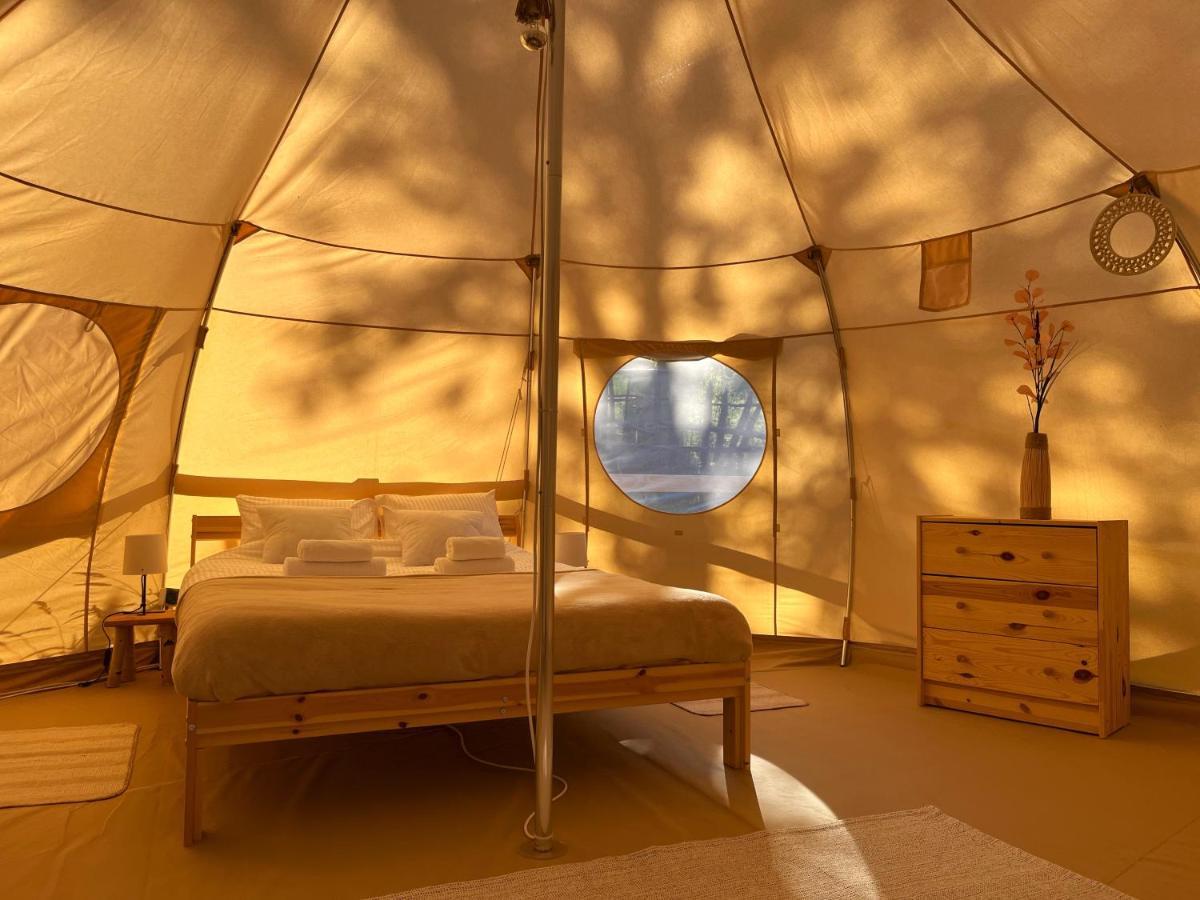 Отель Flore'S Garden Glamping Бран Экстерьер фото