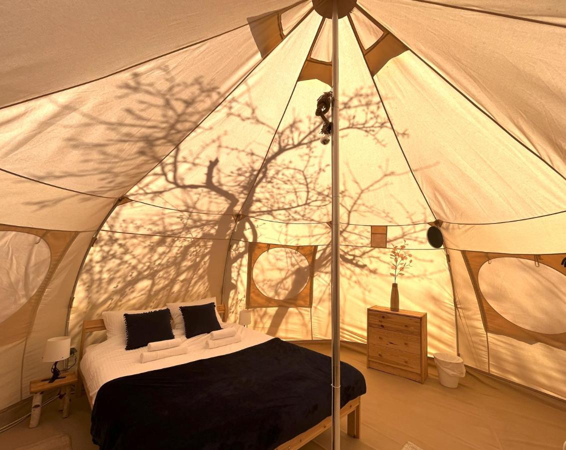 Отель Flore'S Garden Glamping Бран Экстерьер фото